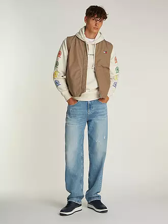 TOMMY JEANS | Chaleco

Producto: Chaleco
Marca: TOMMY JEANS
Color: marrón
Categorías: Moda,Hombre

Largo de manga: sin mangas
Material: Algodón
Forma del cuello: Cuello alto
Diseño: Liso
Corte (Prenda exterior): Regular
Estilo: Moda joven
Detalles: Logo,Bolsillos i | 